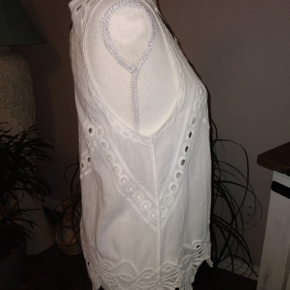 3 for $10 White Lace and Crochet Type Top - Picture 4 of 5